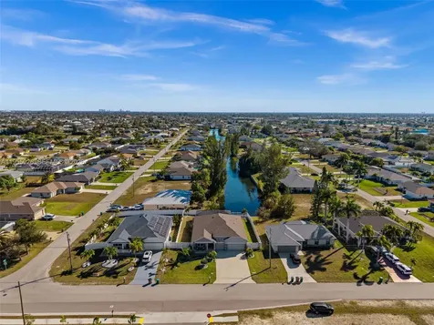 2213 SW 7th Place Cape Coral FL 33991