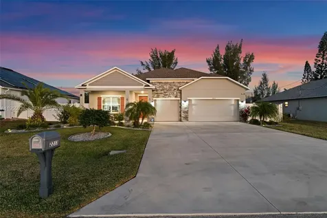 2213 SW 7th Place Cape Coral FL 33991