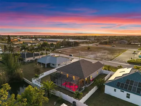 2213 SW 7th Place Cape Coral FL 33991