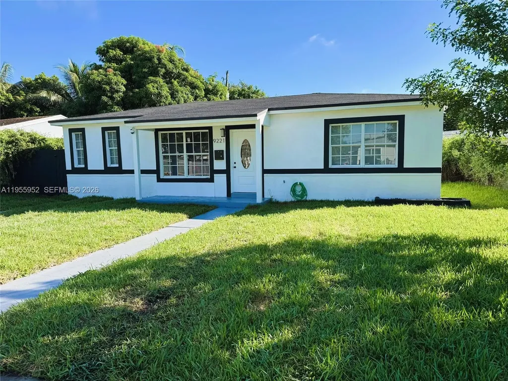 9221 Broad Manor Road Miami FL 33147