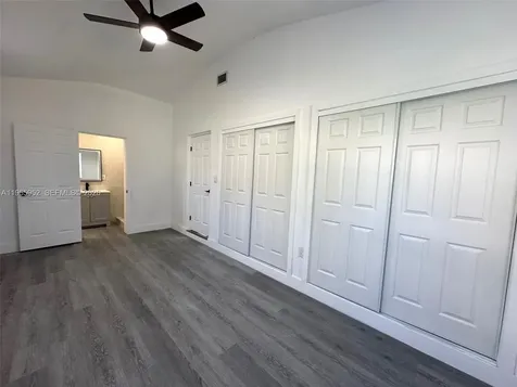 9221 Broad Manor Road Miami FL 33147