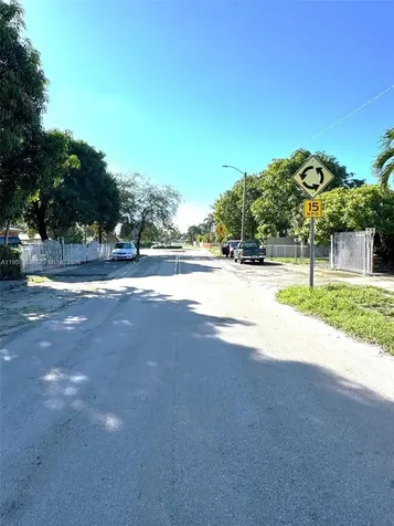 9221 Broad Manor Road Miami FL 33147