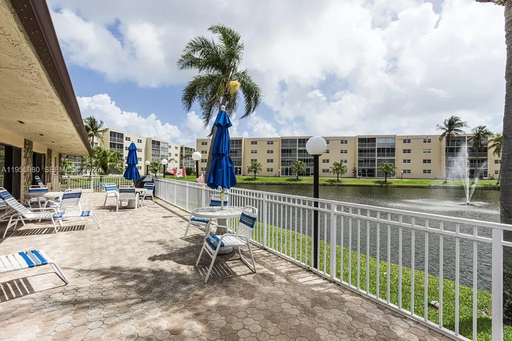 414 SE 10th Street Dania Beach FL 33004