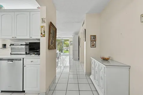 414 SE 10th Street Dania Beach FL 33004