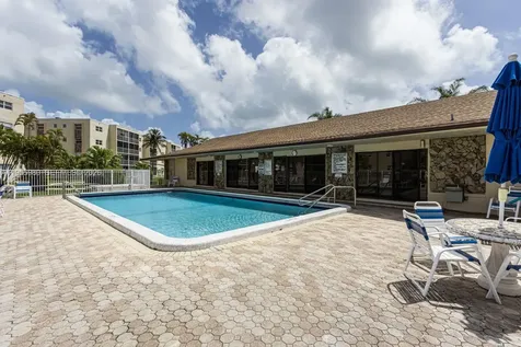 414 SE 10th Street Dania Beach FL 33004