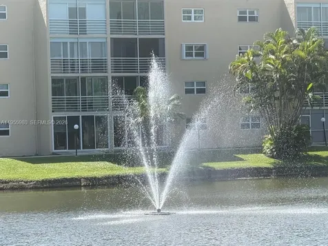 414 SE 10th Street Dania Beach FL 33004