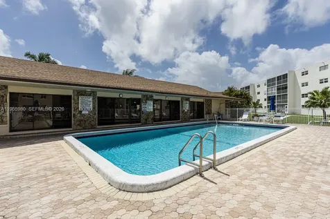 414 SE 10th Street Dania Beach FL 33004
