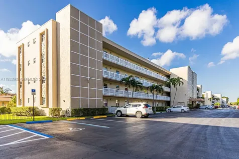 414 SE 10th Street Dania Beach FL 33004