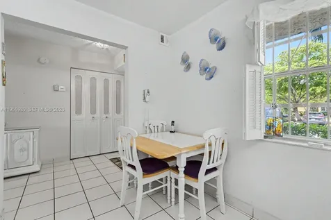 414 SE 10th Street Dania Beach FL 33004