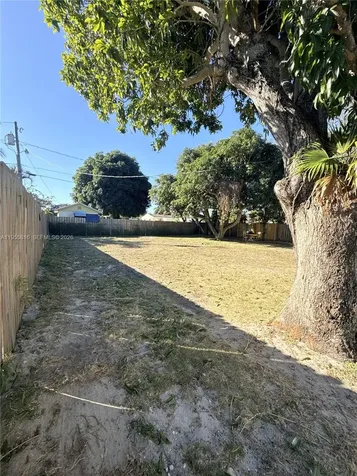 136 N Evergreen Drive Lake Park FL 33403