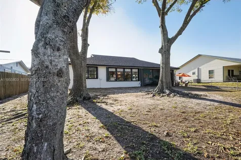 4543 SE Dryfus Avenue Stuart FL 34997