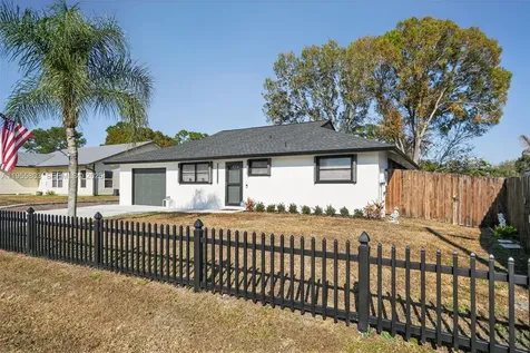 4543 SE Dryfus Avenue Stuart FL 34997