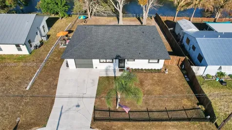 4543 SE Dryfus Avenue Stuart FL 34997