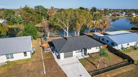 4543 SE Dryfus Avenue Stuart FL 34997