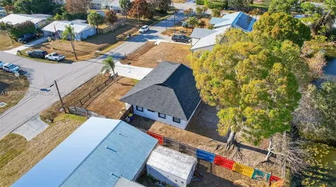 4543 SE Dryfus Avenue Stuart FL 34997