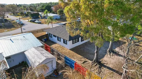 4543 SE Dryfus Avenue Stuart FL 34997