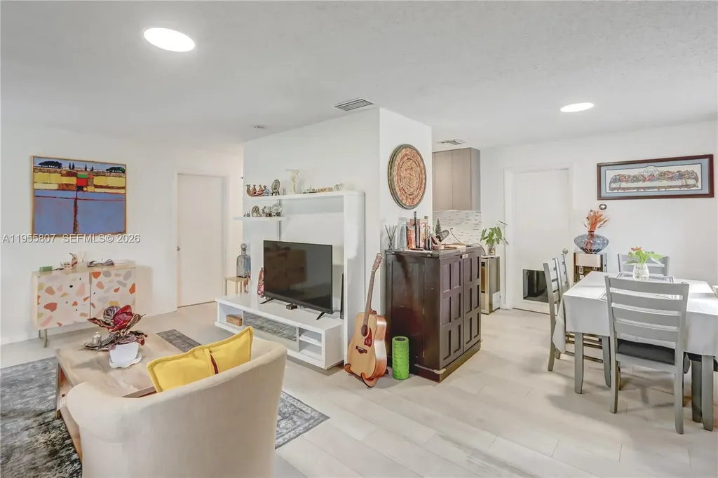 3004 NW 7th Street Fort Lauderdale FL 33311