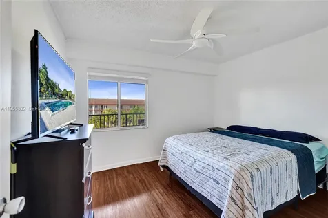 1651 SW 127th Avenue Pembroke Pines FL 33027