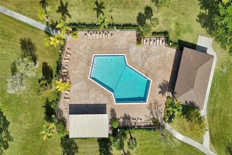 1651 SW 127th Avenue Pembroke Pines FL 33027