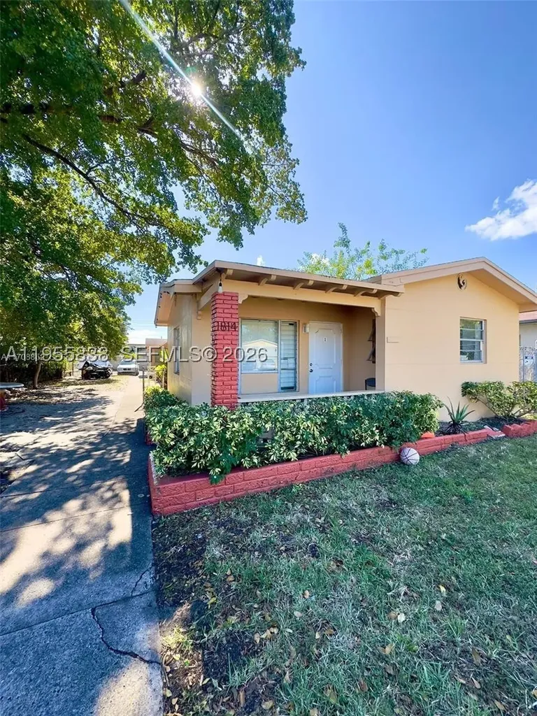 1814 Washington Street Hollywood FL 33020