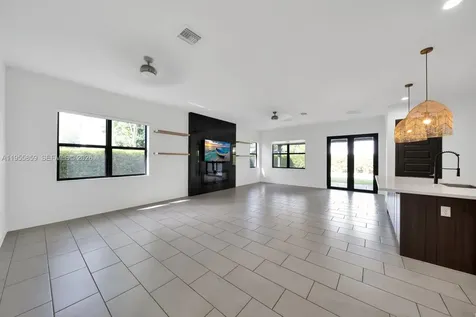 15877 SW 136th Way Miami FL 33196