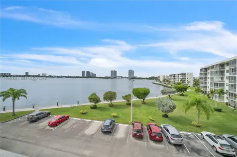 3030 Marcos Drive Aventura FL 33160
