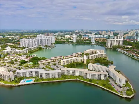 3030 Marcos Drive Aventura FL 33160