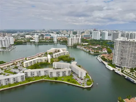 3030 Marcos Drive Aventura FL 33160