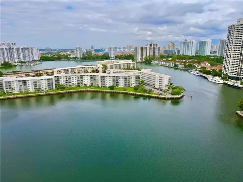 3030 Marcos Drive Aventura FL 33160