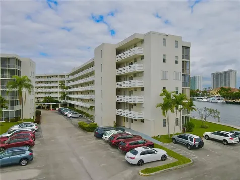3030 Marcos Drive Aventura FL 33160