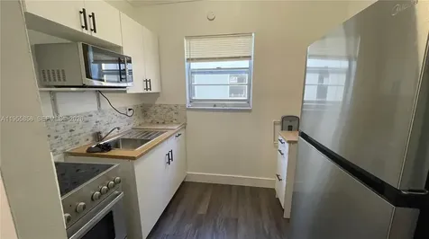 1043 NW 2nd Street Miami FL 33128