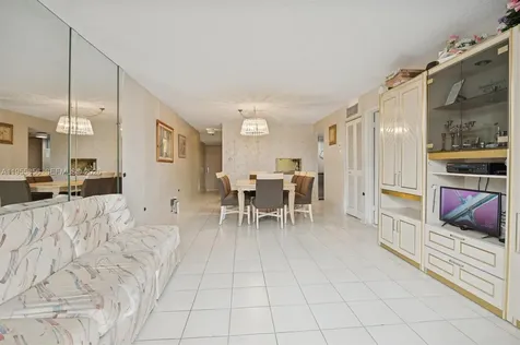 4301 Collins Avenue Miami Beach FL 33140
