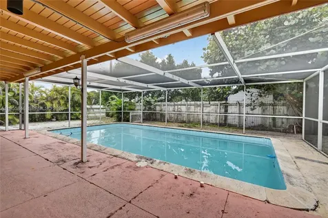 5700 NW 111th Terrace Hialeah FL 33012