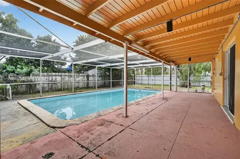 5700 NW 111th Terrace Hialeah FL 33012