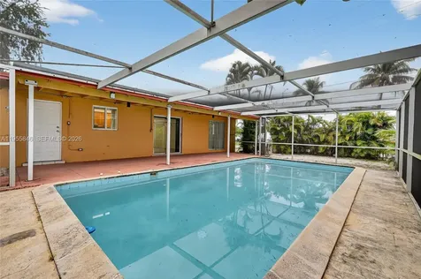 5700 NW 111th Terrace Hialeah FL 33012