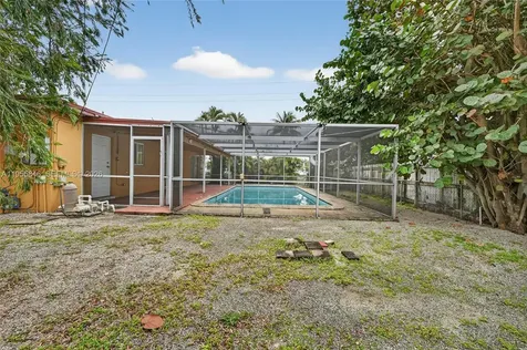 5700 NW 111th Terrace Hialeah FL 33012