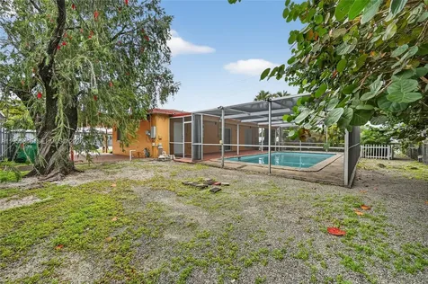 5700 NW 111th Terrace Hialeah FL 33012