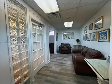 600 NW 35th Avenue Miami FL 33125
