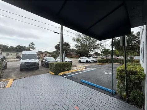 600 NW 35th Avenue Miami FL 33125