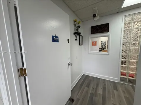 600 NW 35th Avenue Miami FL 33125