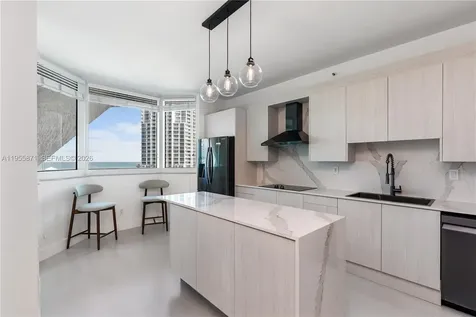 300 S Pointe Drive Miami Beach FL 33139