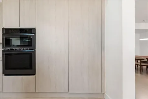 300 S Pointe Drive Miami Beach FL 33139