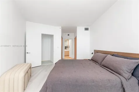 300 S Pointe Drive Miami Beach FL 33139