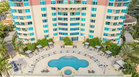 300 S Pointe Drive Miami Beach FL 33139