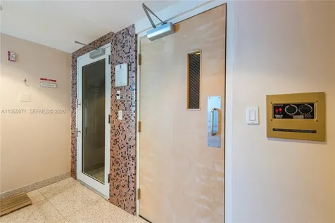 300 S Pointe Drive Miami Beach FL 33139