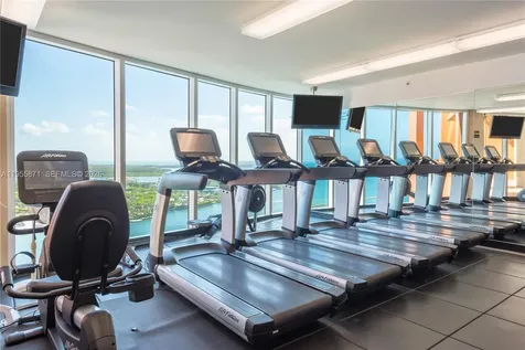 300 S Pointe Drive Miami Beach FL 33139