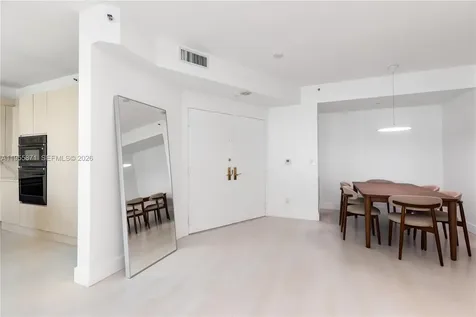 300 S Pointe Drive Miami Beach FL 33139