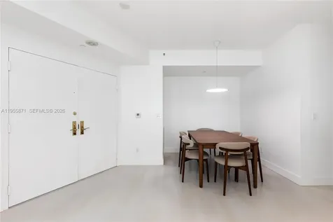 300 S Pointe Drive Miami Beach FL 33139