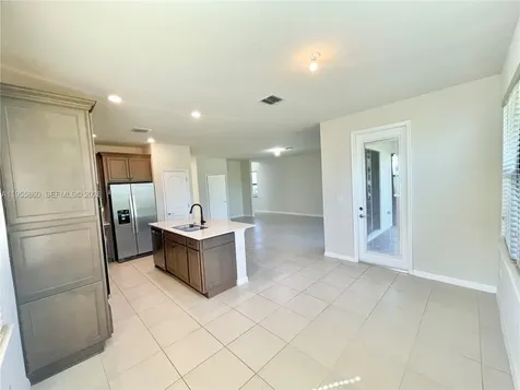 4490 Gramercy Drive Oakland Park FL 33309
