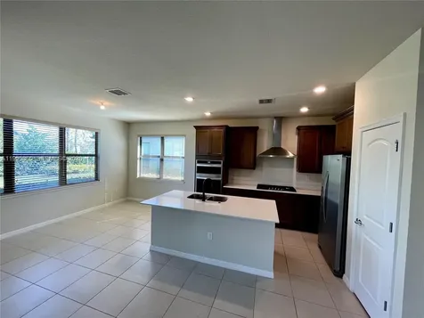 4490 Gramercy Drive Oakland Park FL 33309